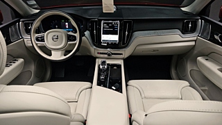 VOLVO XC60 2022