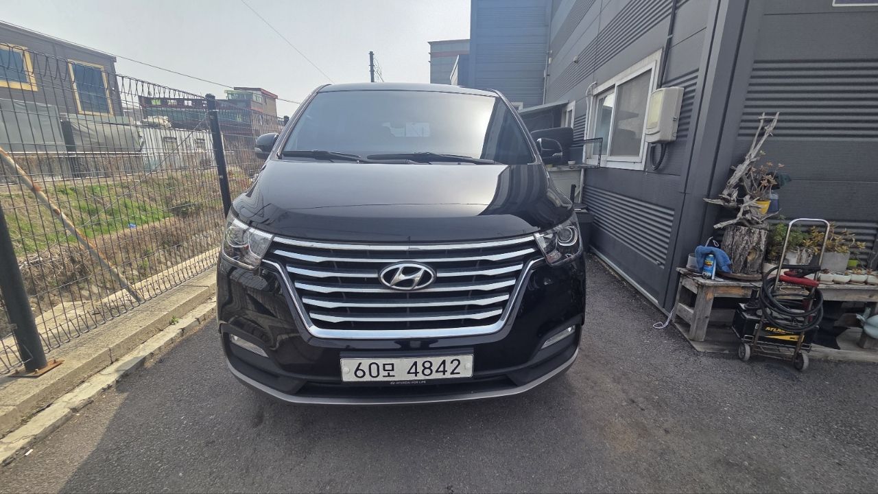 HYUNDAI STAREX GRAND
