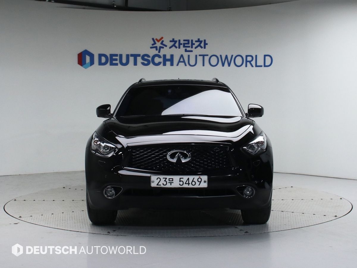 INFINITI QX70 2017