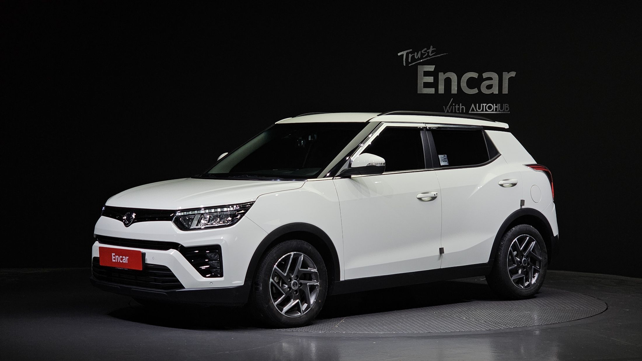SSANGYONG TIVOLI VERY NEW