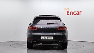 PORSCHE MACAN 2018