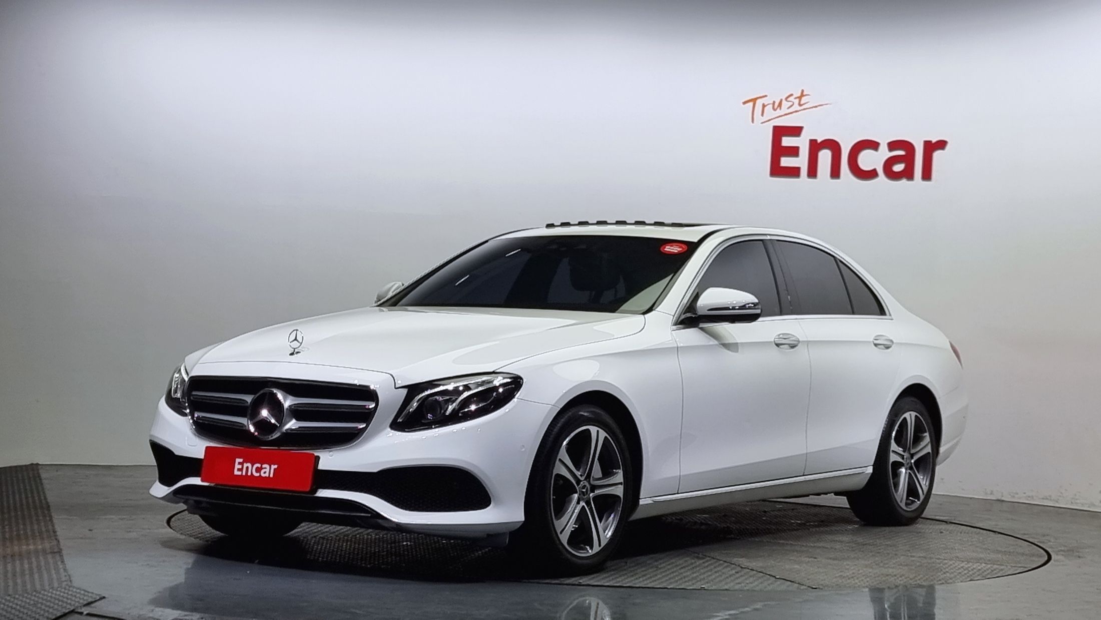 MERCEDES BENZ E-CLASS W213 2018