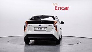 TOYOTA PRIUS 2018