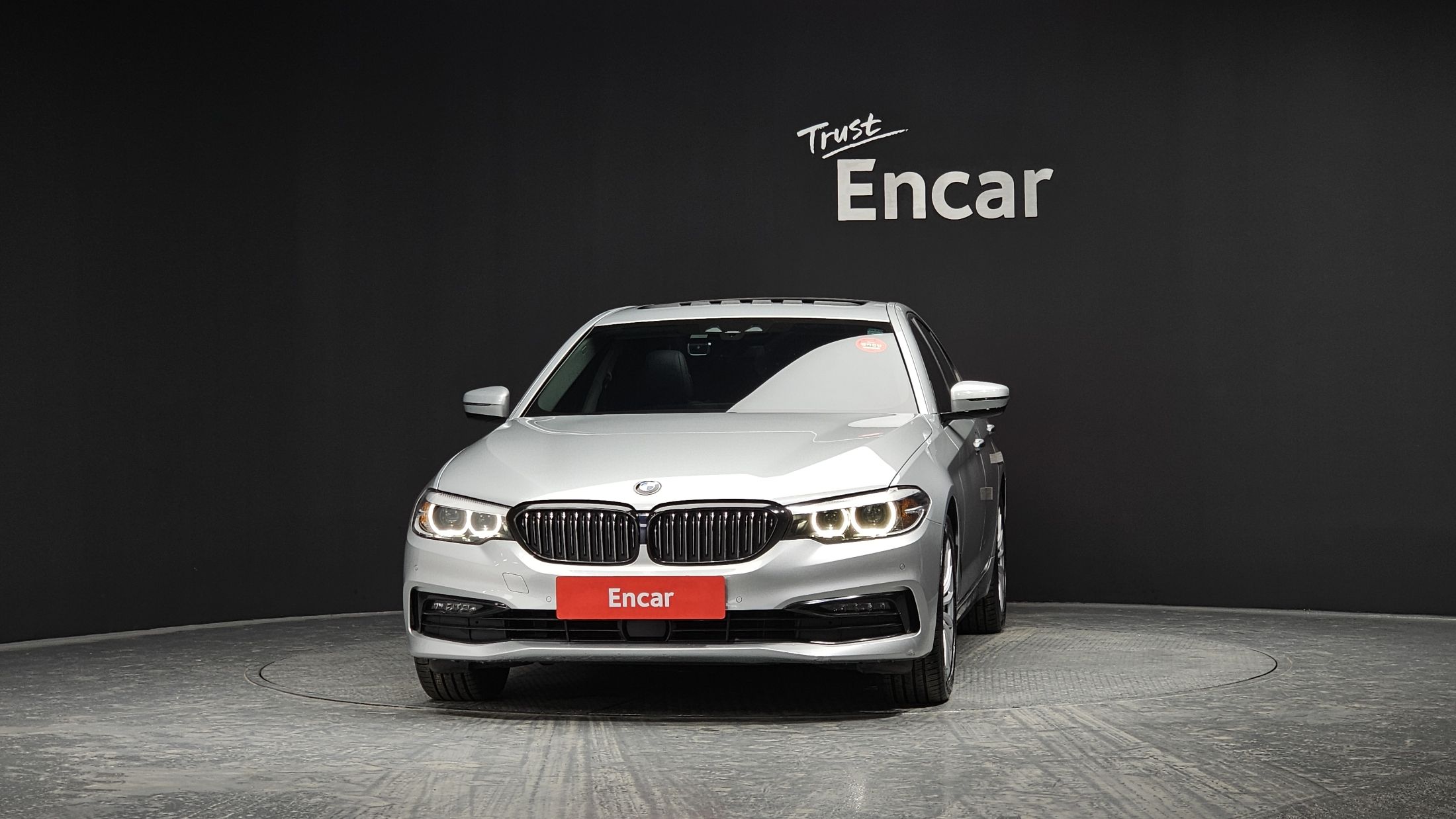 BMW 5-SERIES G30 2019