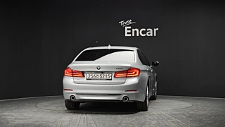 BMW 5-SERIES G30 2019