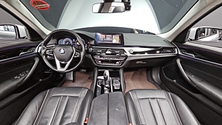 BMW 5-SERIES G30 2019