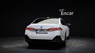 BMW 5-SERIES G60 2024