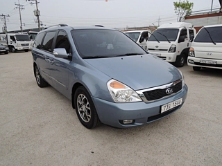KIA CARNIVAL R 2013