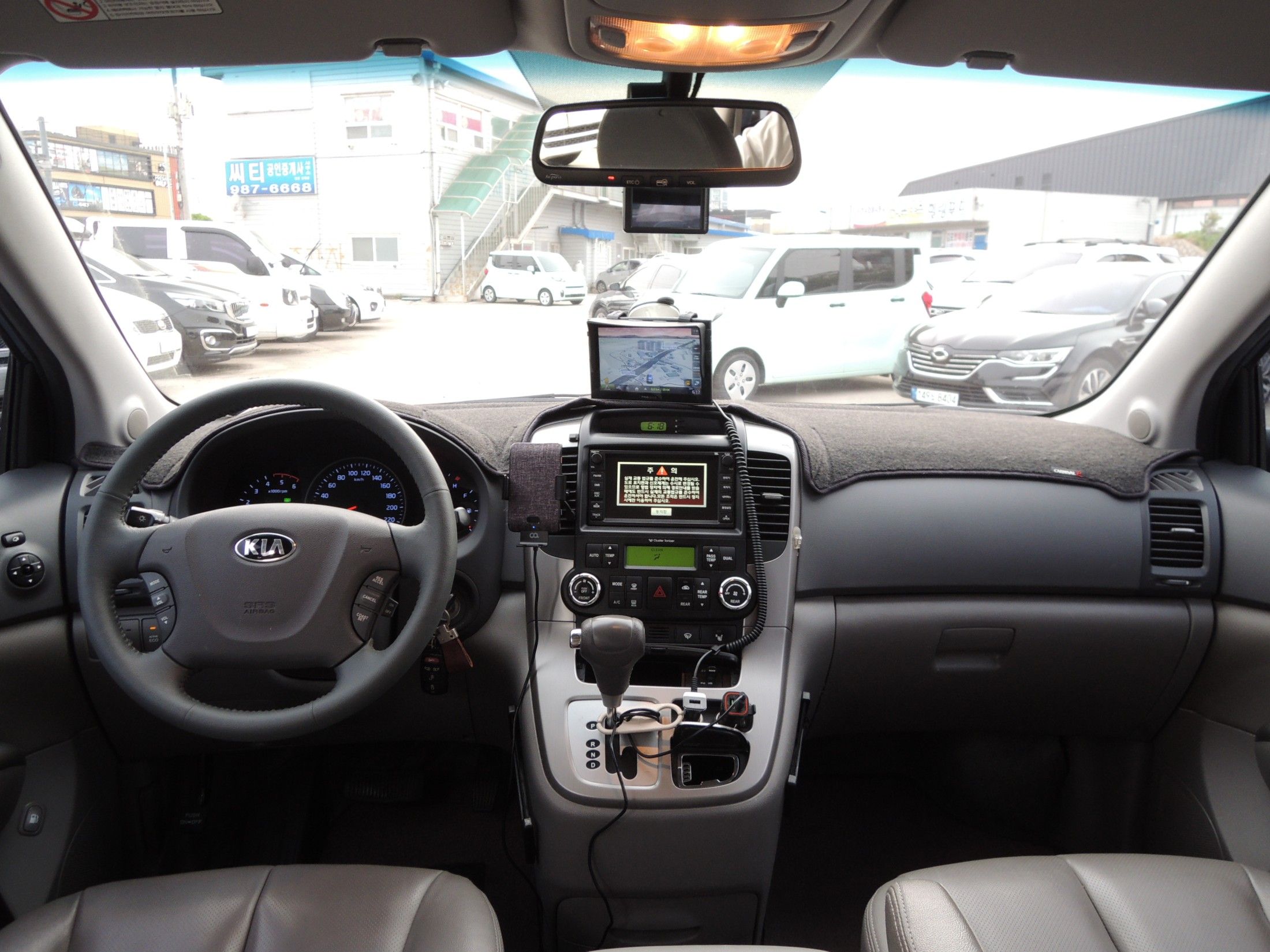 KIA CARNIVAL R 2013