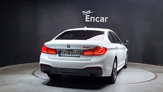 BMW 5-SERIES G30 2018