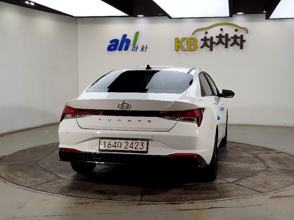 HYUNDAI AVANTE HYBRID CN7 2021