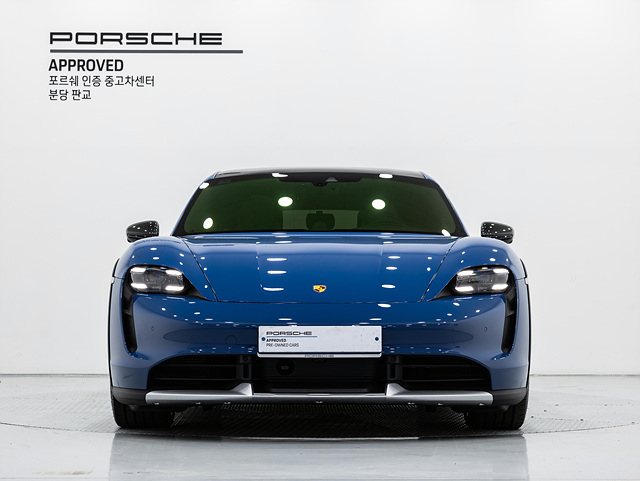 PORSCHE TAYCAN 2023