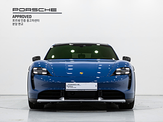 PORSCHE TAYCAN 2023