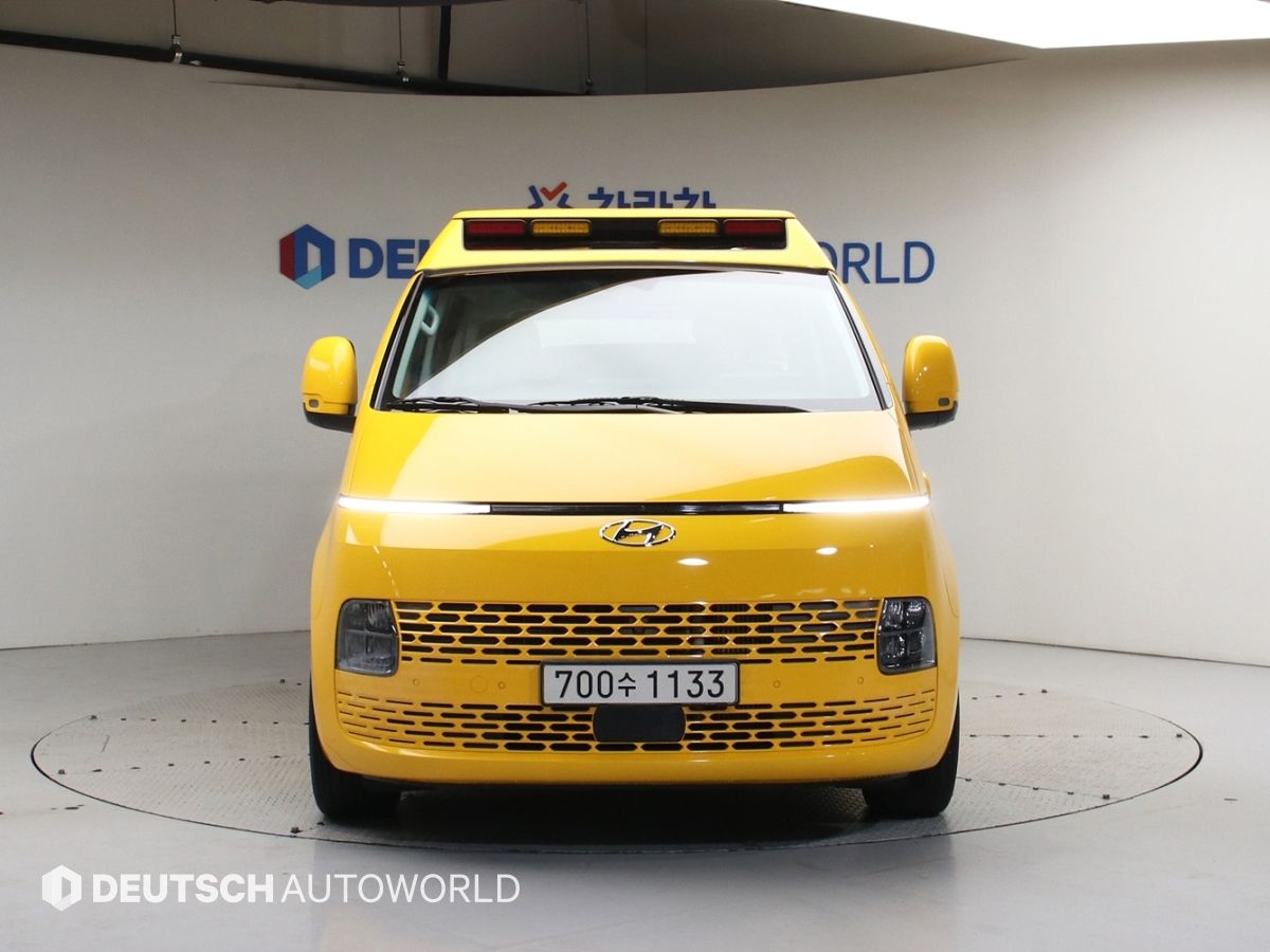HYUNDAI STARIA 2023