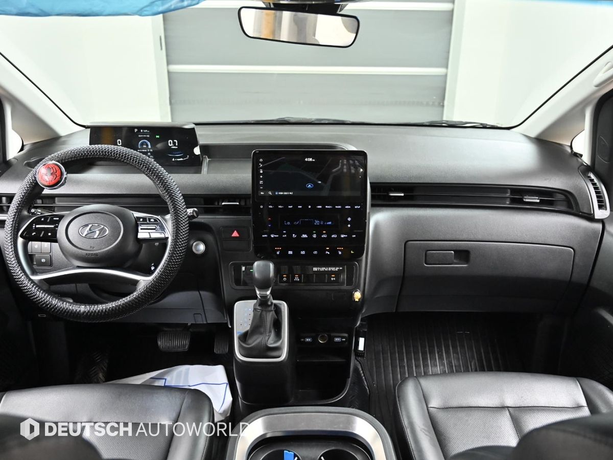 HYUNDAI STARIA 2023
