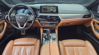 BMW 5-SERIES G30 2017