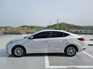 HYUNDAI AVANTE AD 2019
