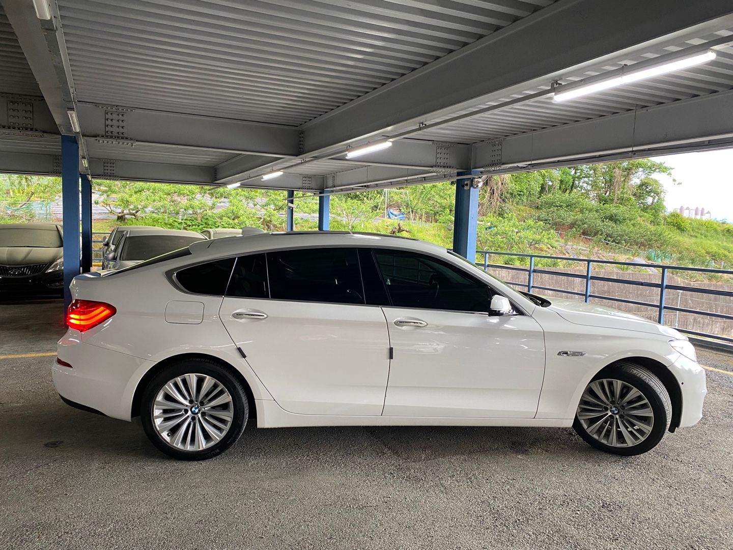 BMW 5-SERIES GT F07 2016