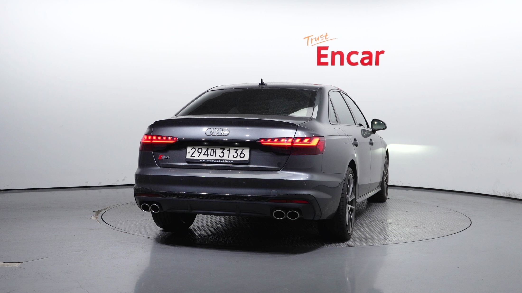 AUDI S4 B9