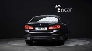 BMW 5-SERIES G30 2018