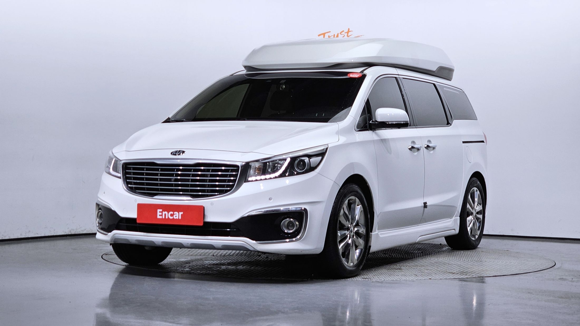 KIA CARNIVAL 2015