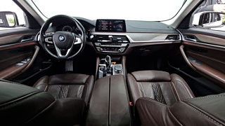 BMW 5-SERIES G30 2019