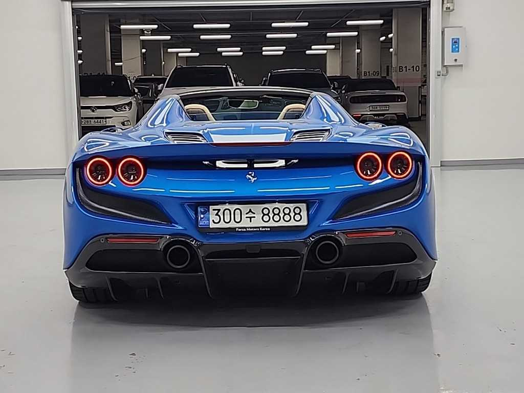 FERRARI F8 SPIDER 2021