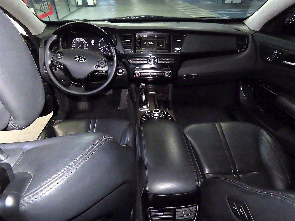 KIA K9 2012