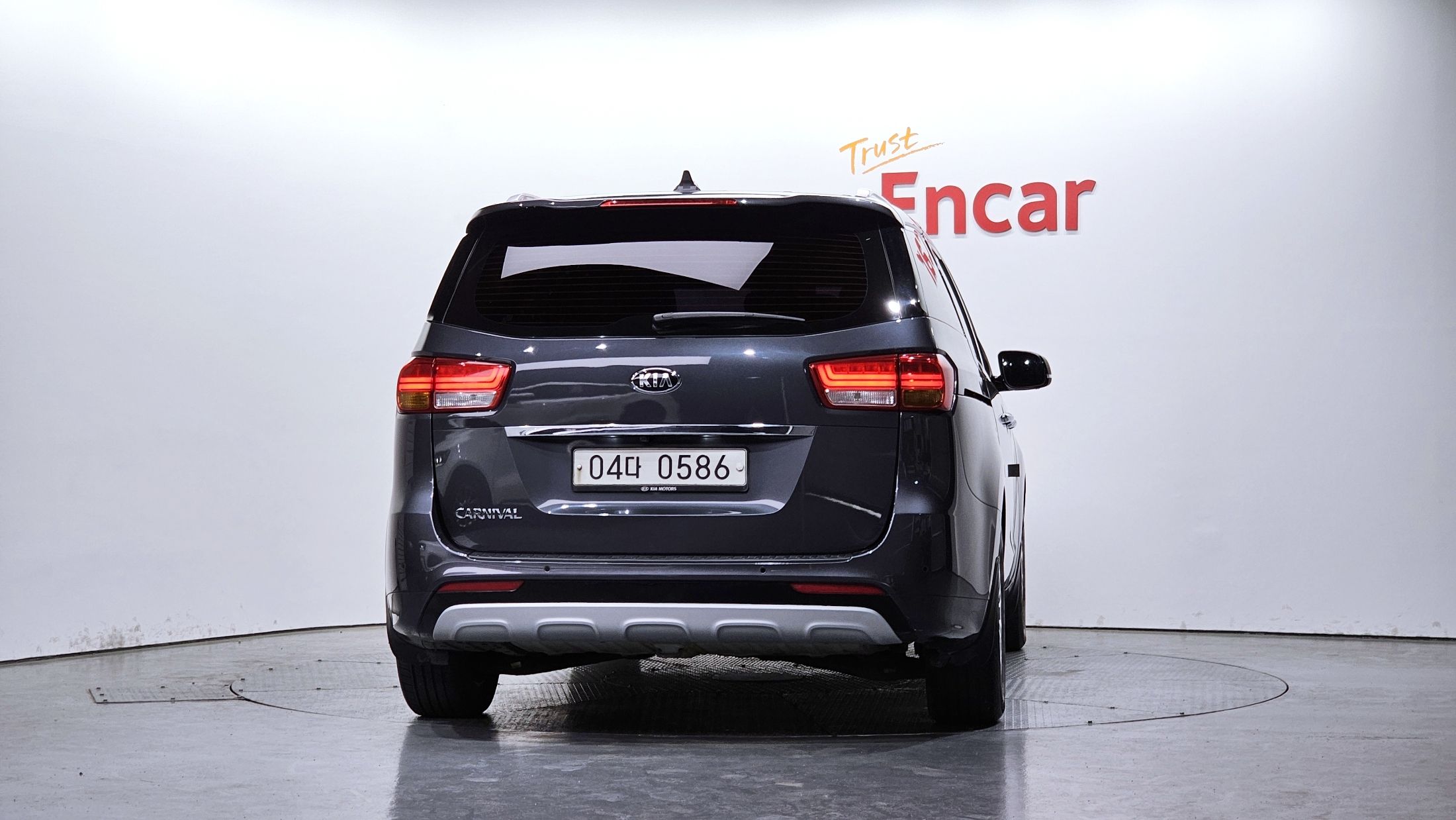 KIA CARNIVAL 2016