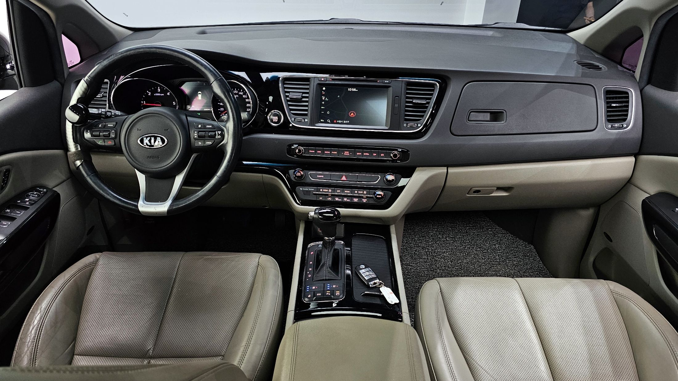 KIA CARNIVAL 2016