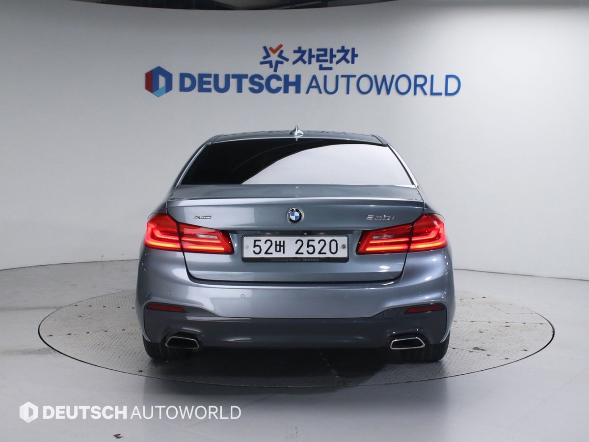 BMW 5-SERIES G30 2018