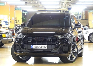 AUDI Q7 4M 2023