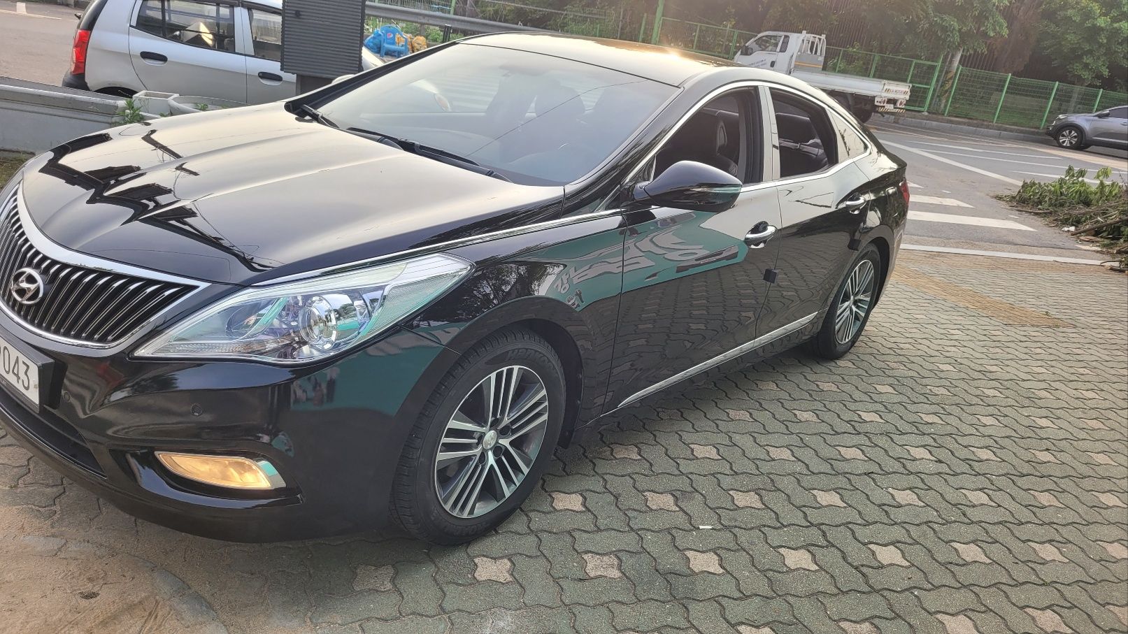 HYUNDAI GRANDEUR HG