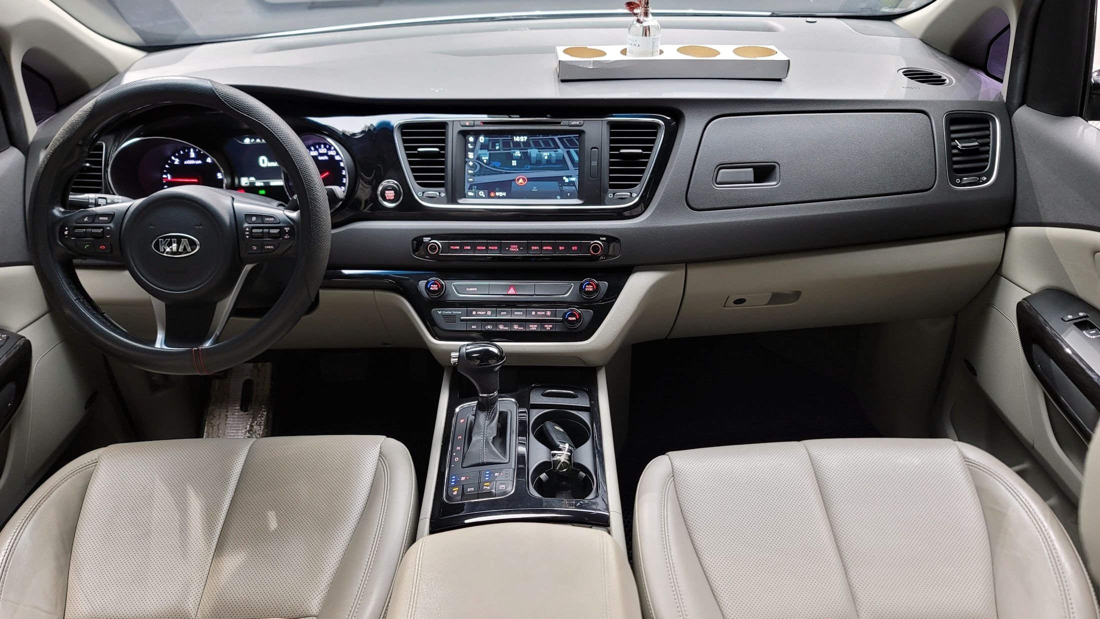 KIA CARNIVAL 2015