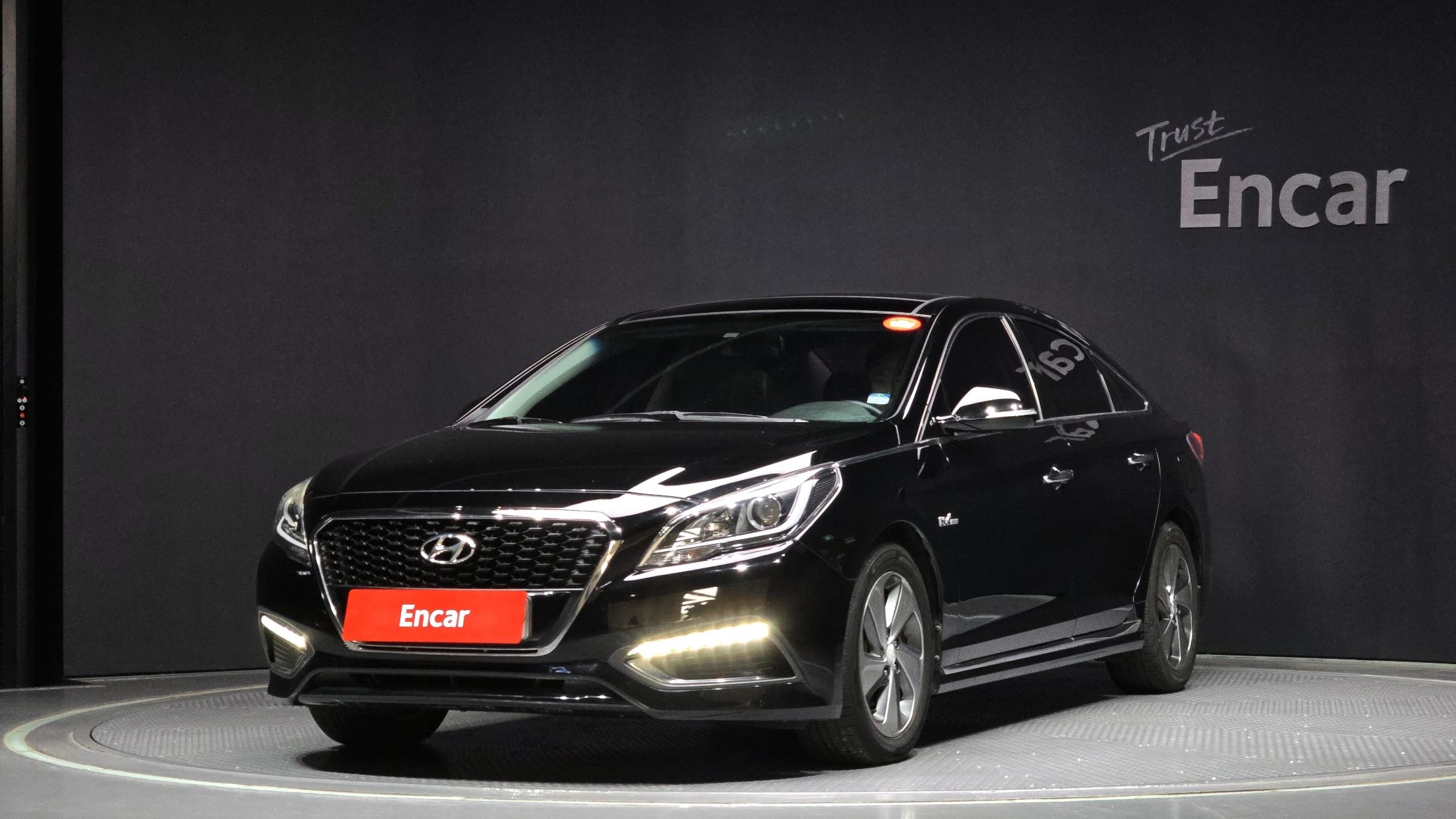 HYUNDAI LF SONATA HYBRID