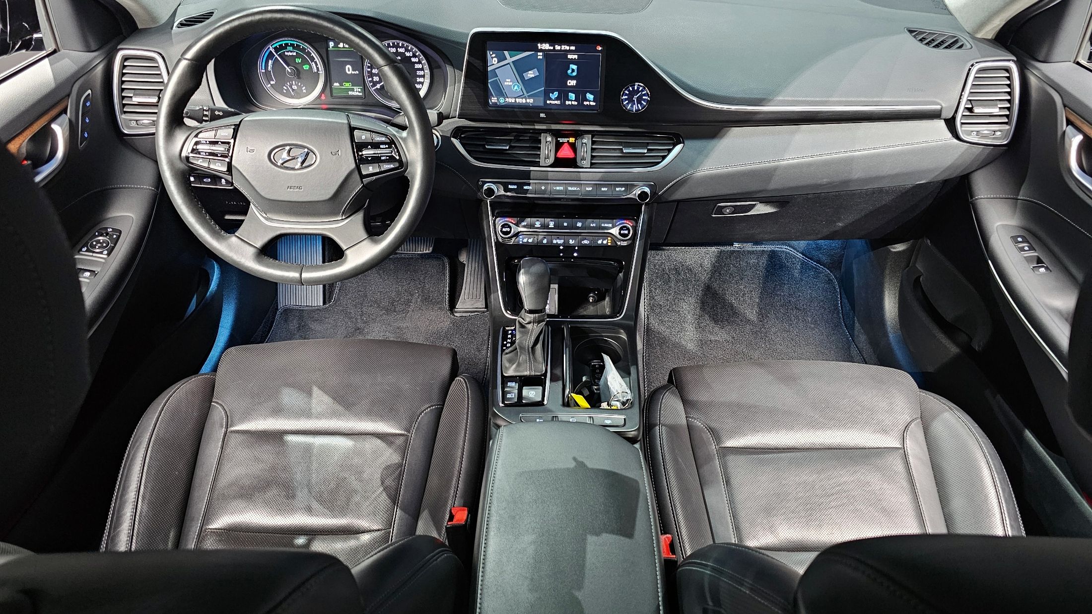 HYUNDAI GRANDEUR IG HYBRID 2017