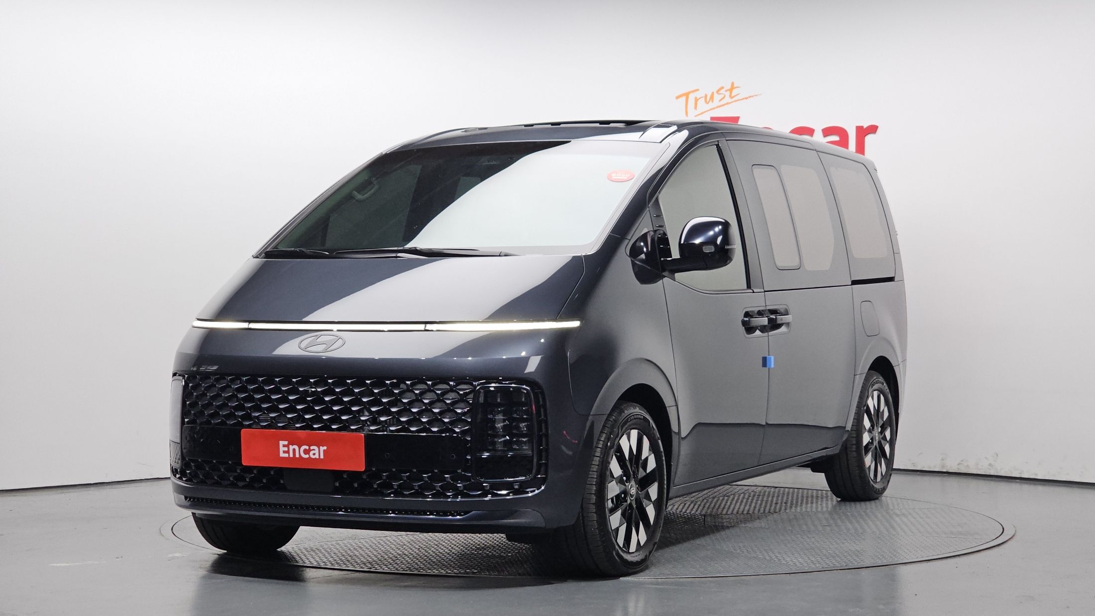 HYUNDAI STARIA 2024