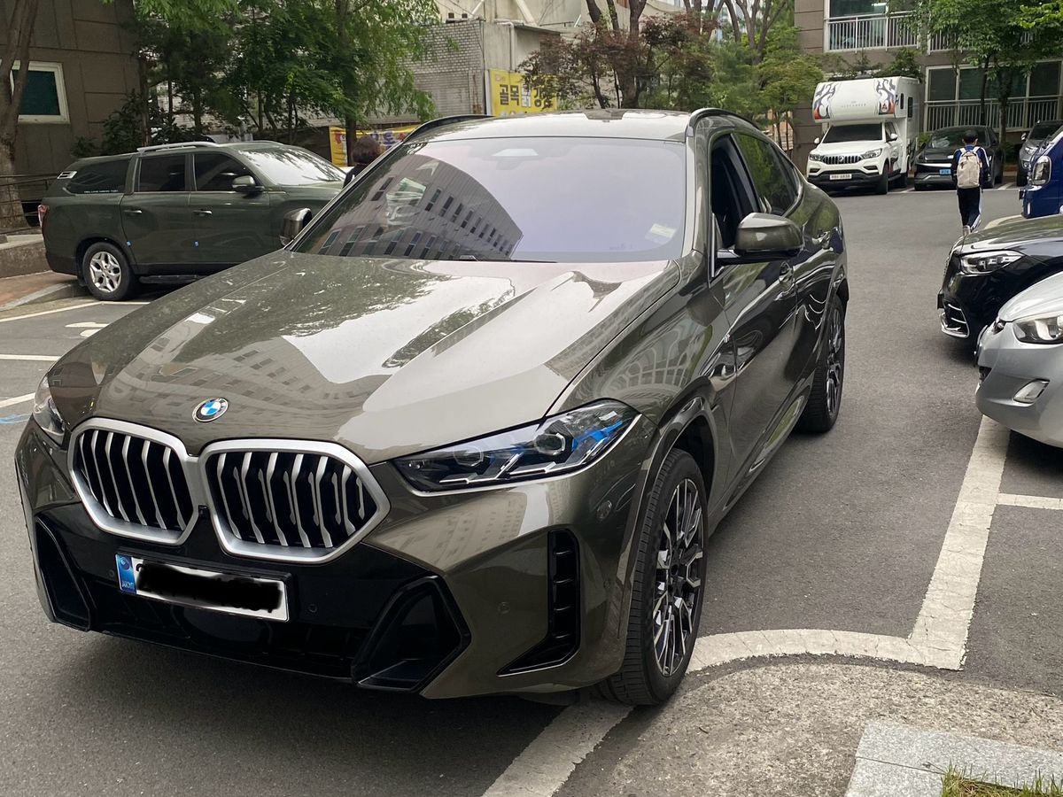 BMW X6 G06