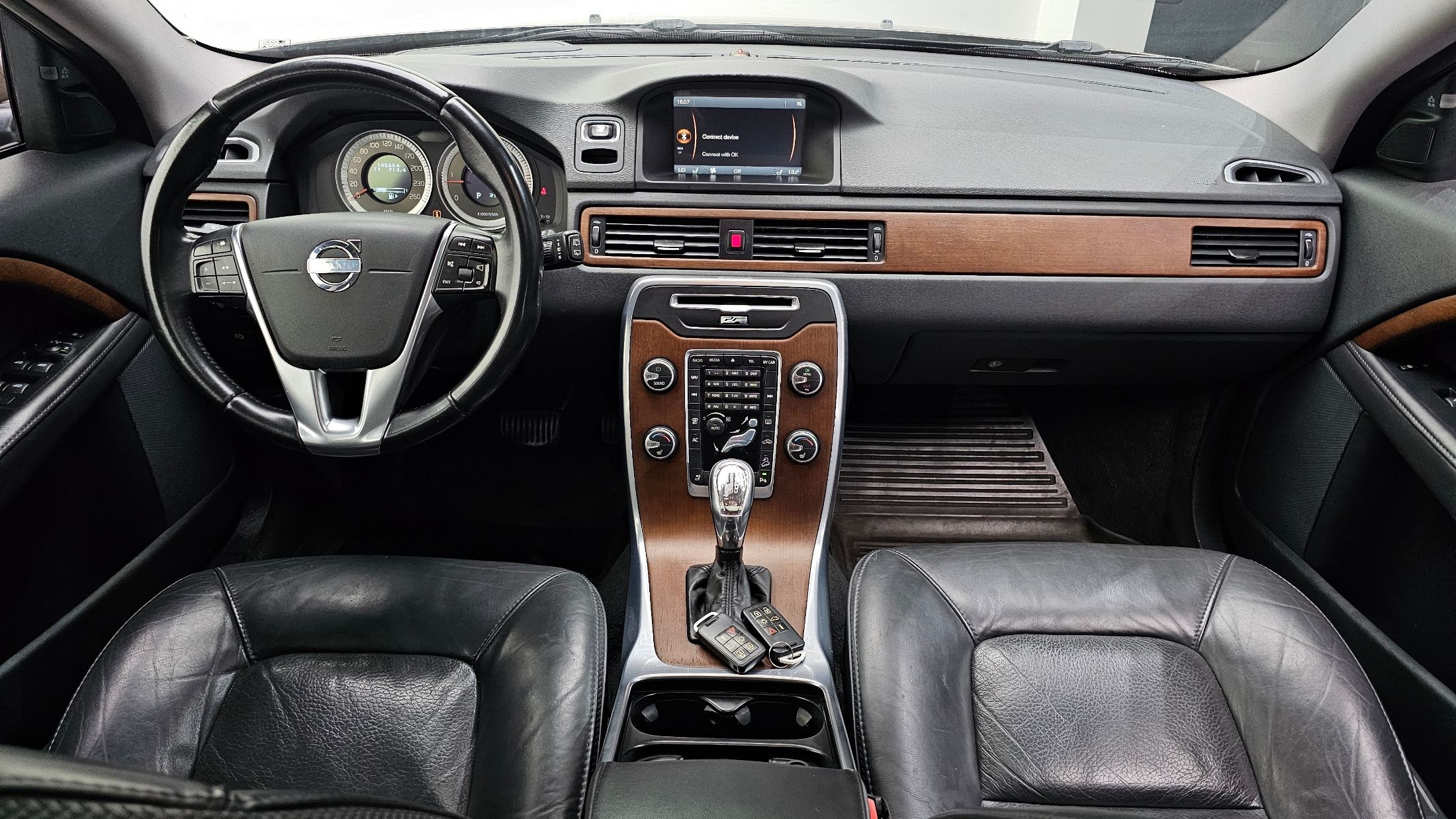 VOLVO XC70 2013