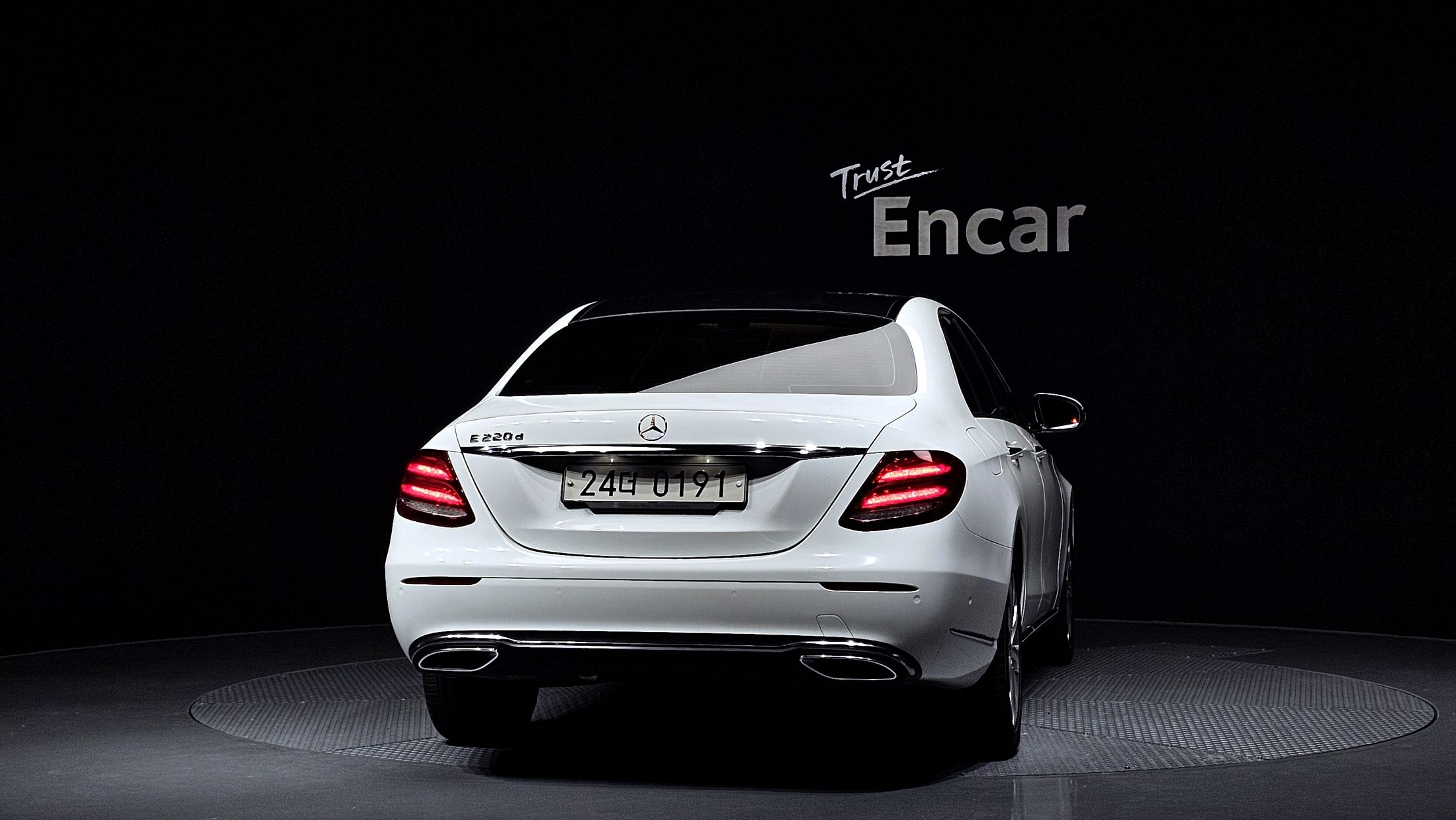 MERCEDES BENZ E-CLASS W213 2016