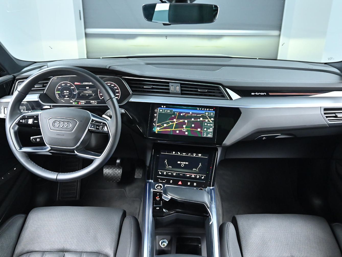 AUDI E-TRON
