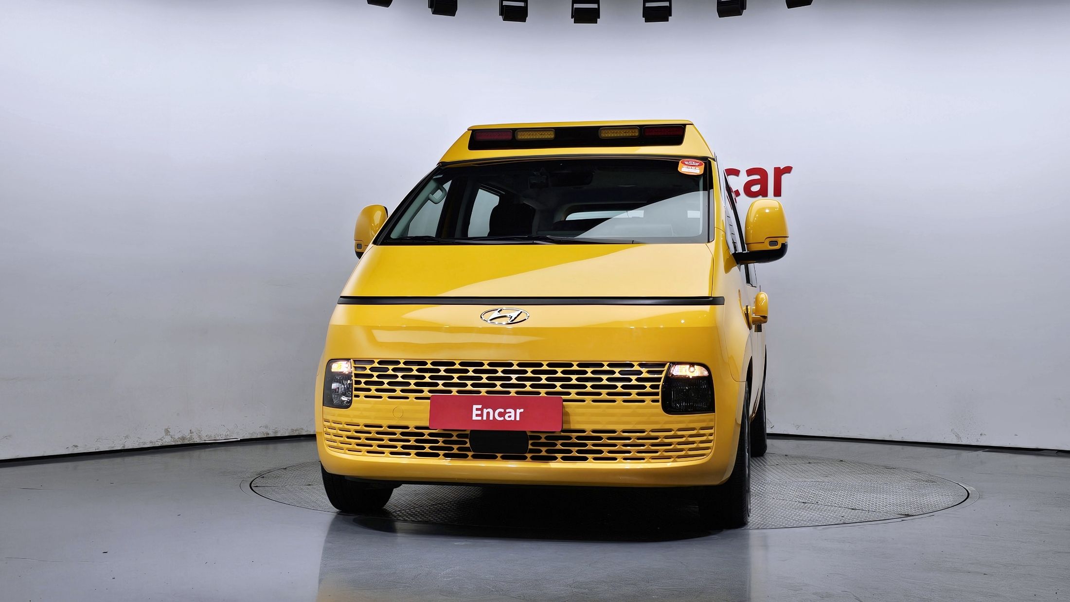 HYUNDAI STARIA 2023