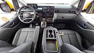 HYUNDAI STARIA 2023
