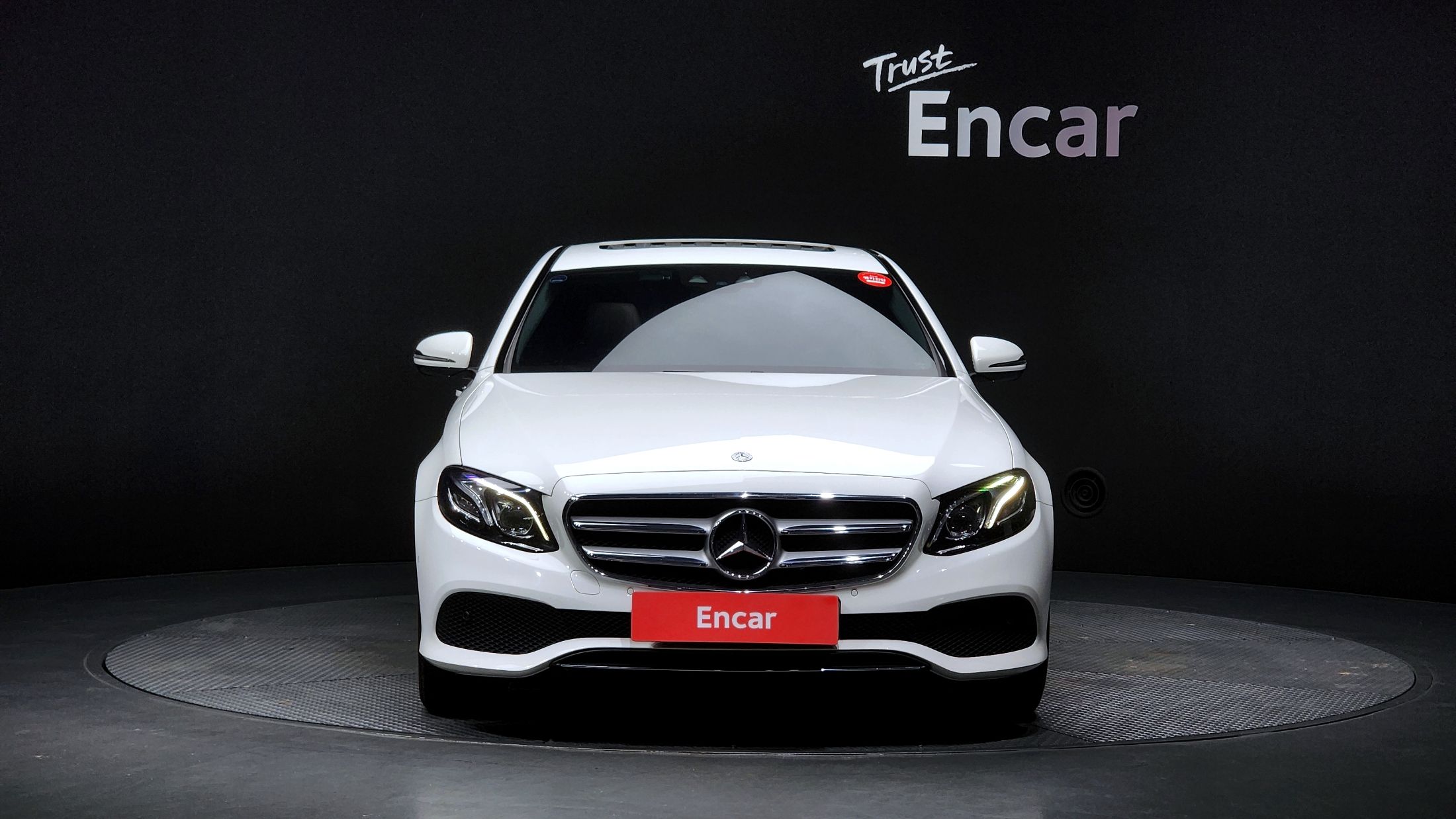 MERCEDES BENZ E-CLASS W213 2016