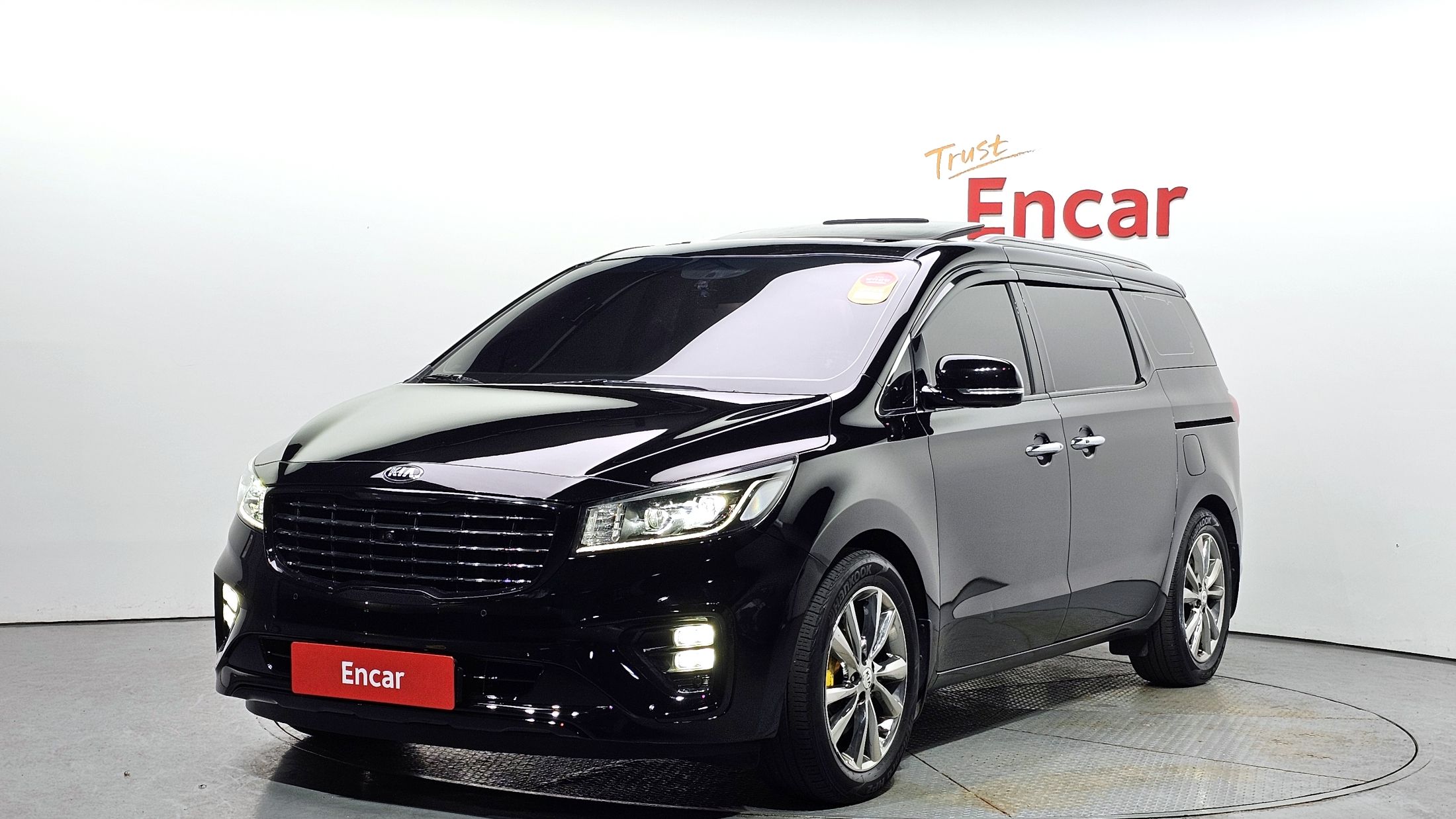 KIA CARNIVAL