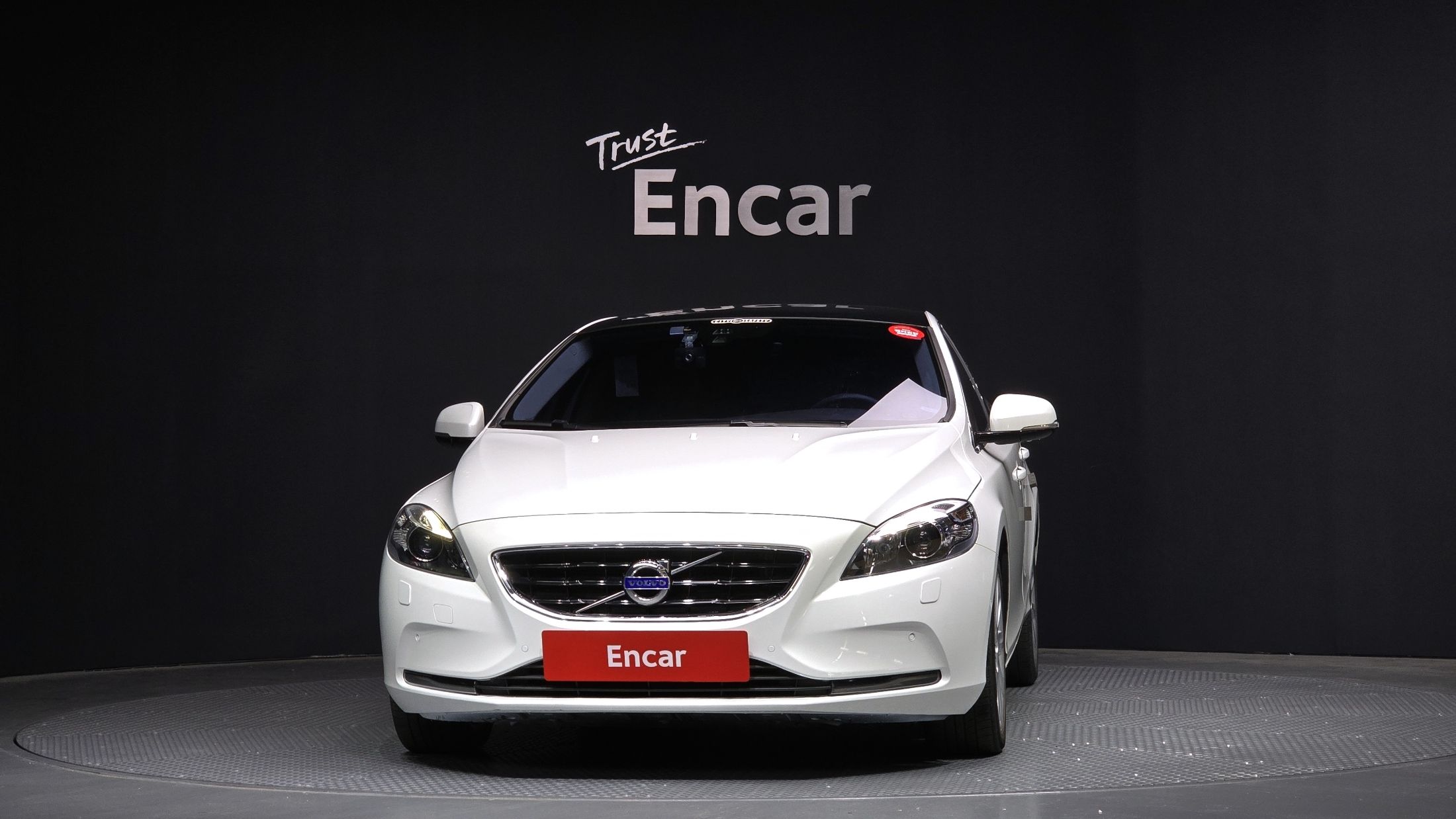 VOLVO V40 2015