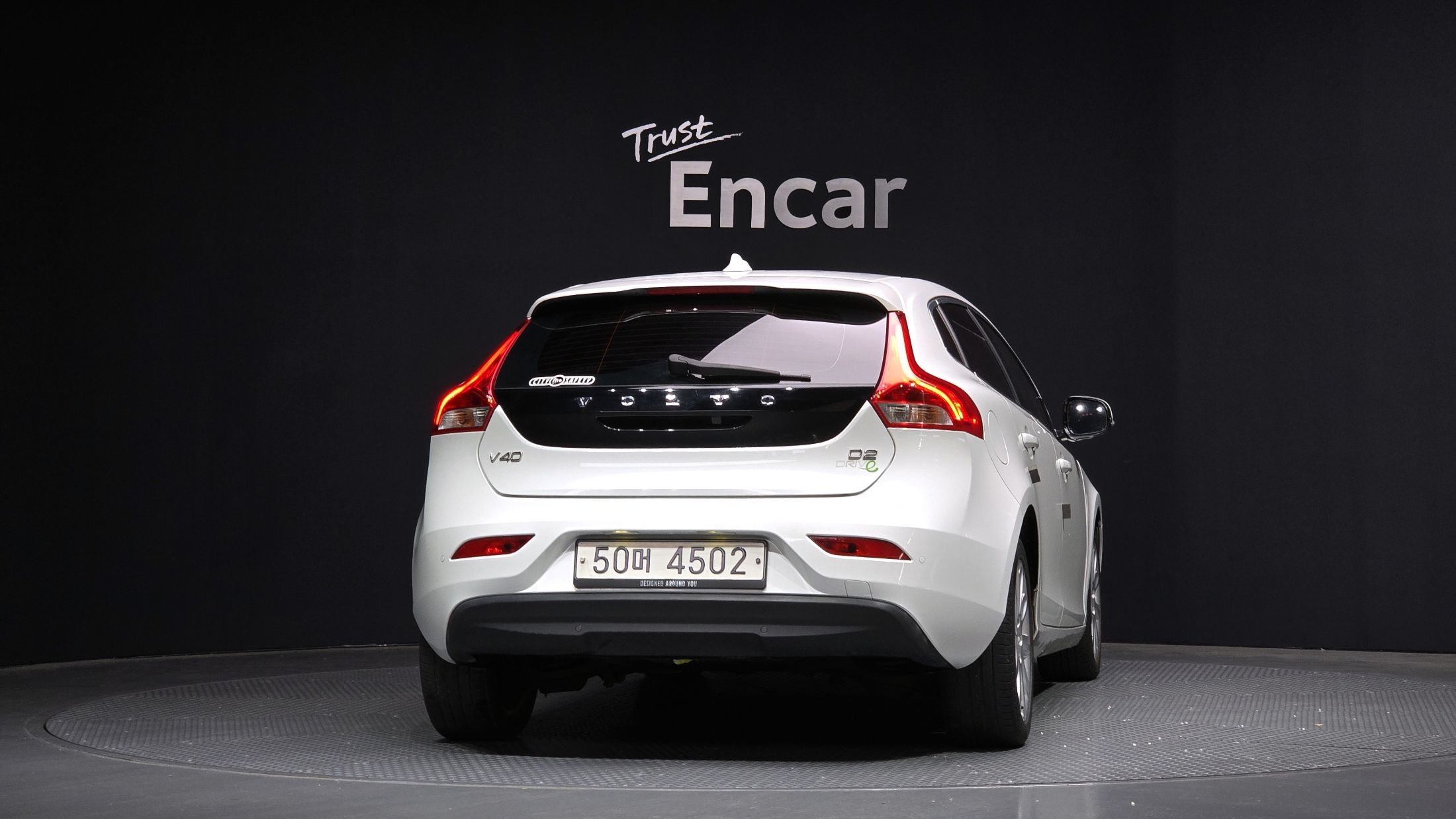 VOLVO V40 2015