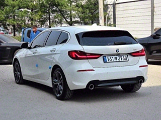 BMW 1-SERIES F40 2021