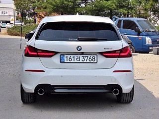 BMW 1-SERIES F40 2021