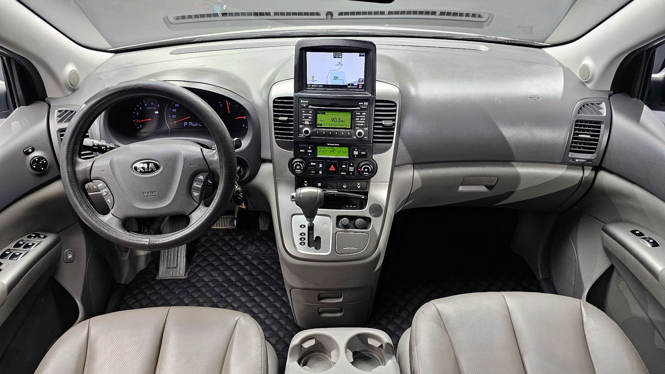 KIA CARNIVAL R 2013